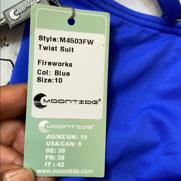 Moontide one piece swim suit size 8 (small) B0118 - Picture 3 of 3